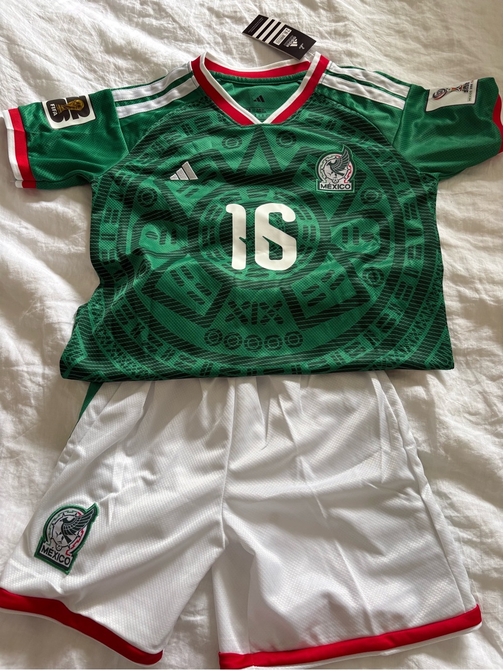 Adidas Kids Sz 28  #16 Julián Quiñones Mexico SoccerJersey & Shorts Set